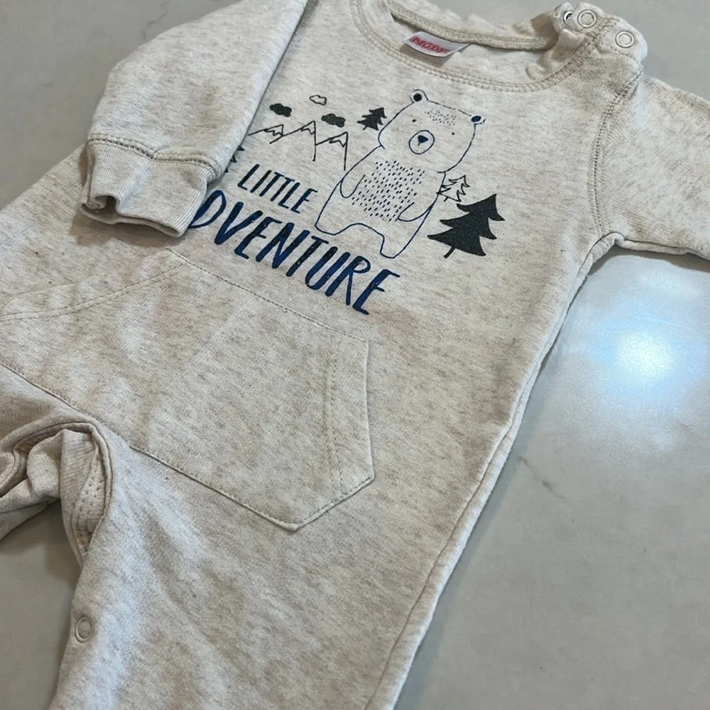 Nuby baby jumpsuit, like new, 0-3 months.